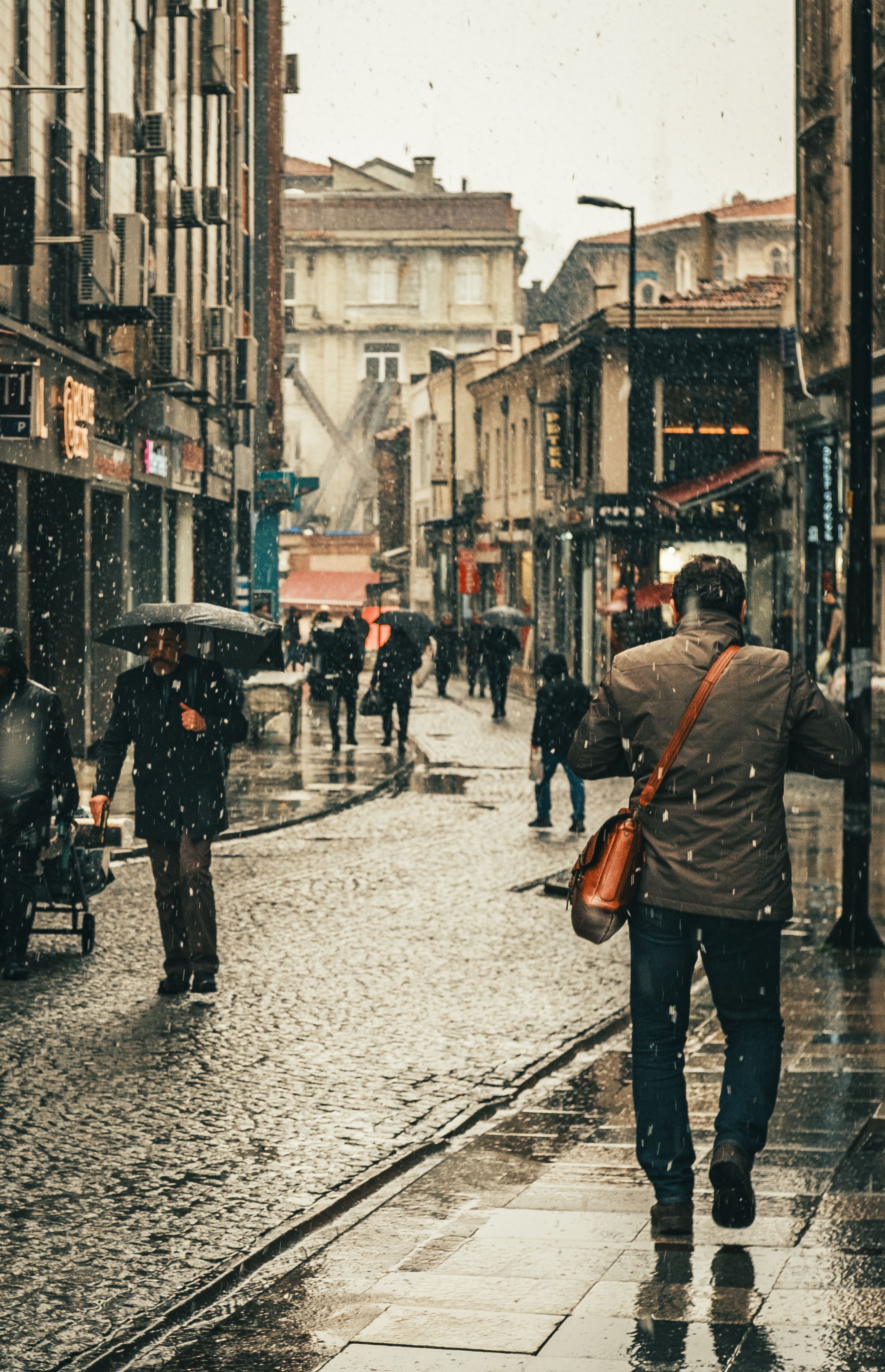 The Difference Between Building Income and Maintaining Income